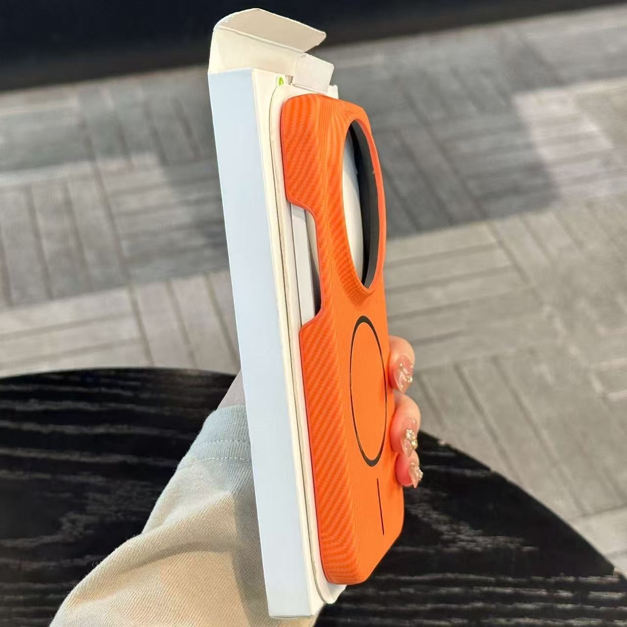 Plastica in fibra di carbonio  - Photography Xiaomi 17 Ultra recensione e prezzo