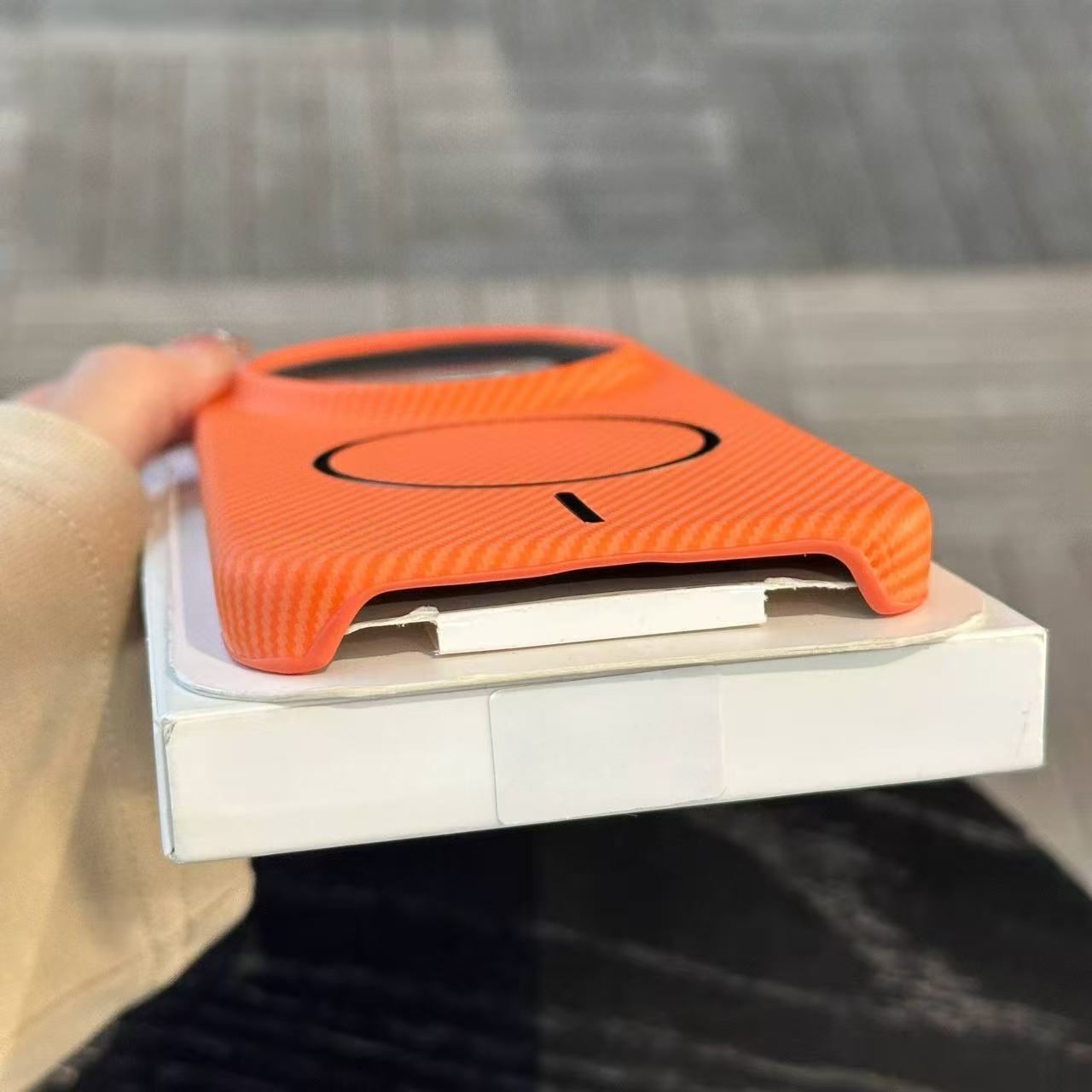 Plastica in fibra di carbonio  - Photography Xiaomi 17 Ultra recensione e prezzo